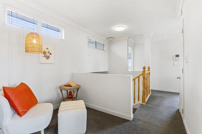 Photo of property in 5 Houhere Close, Albany, Auckland, 0632