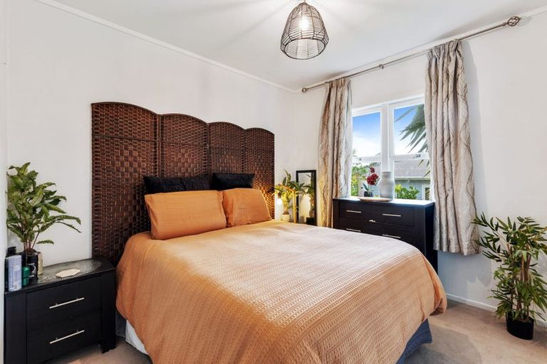 Photo of property in 19 Lanigan Street, Birkdale, Auckland, 0626