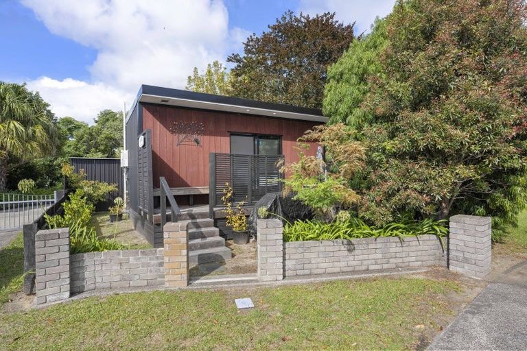 Photo of property in 106 Whitby Place, Whangamata, 3620