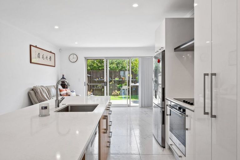 Photo of property in 53 Glidepath Road, Hobsonville, Auckland, 0616