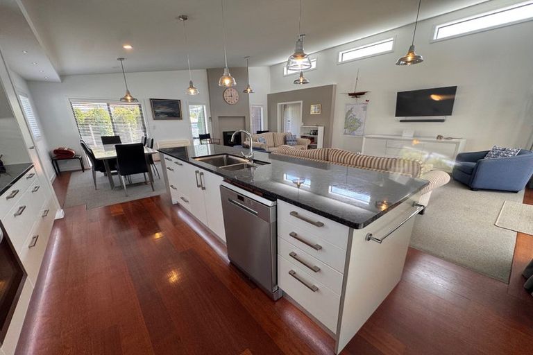 Photo of property in 29 Beach Road, Waikawa, Picton, 7220