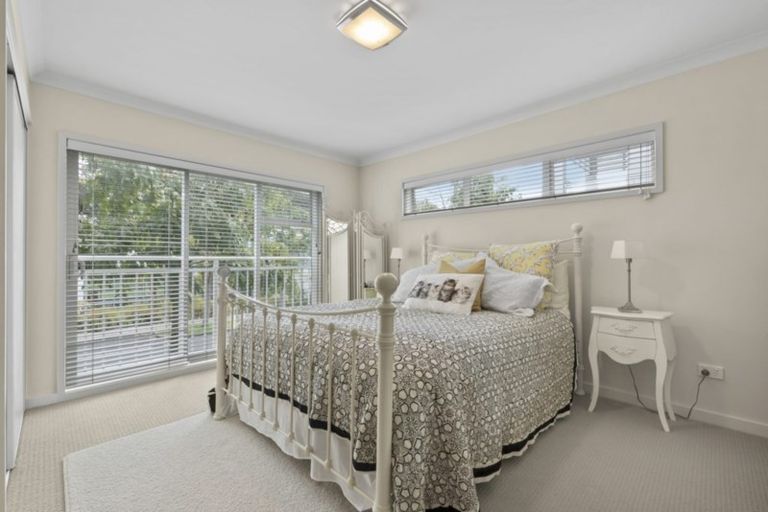 Photo of property in 1 Kensington Drive, Orewa, 0931