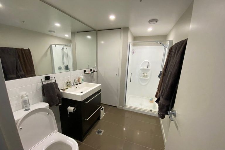 Photo of property in Nouvo Apartments, 2j/21 Rugby Street, Mount Cook, Wellington, 6021
