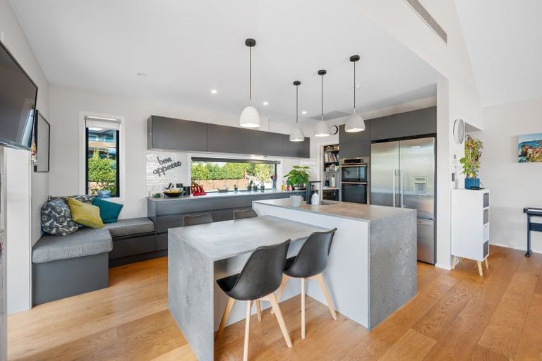 Photo of property in 13 Kotare Drive, Wanaka, 9305