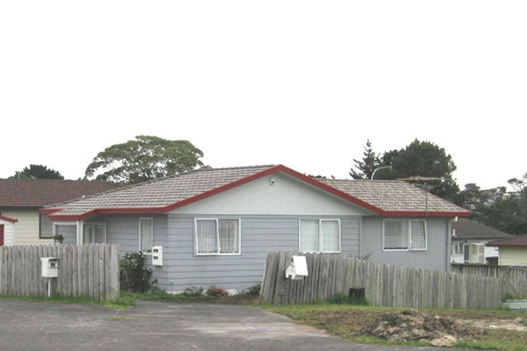 Photo of property in 44 Hassan Drive, Massey, Auckland, 0614