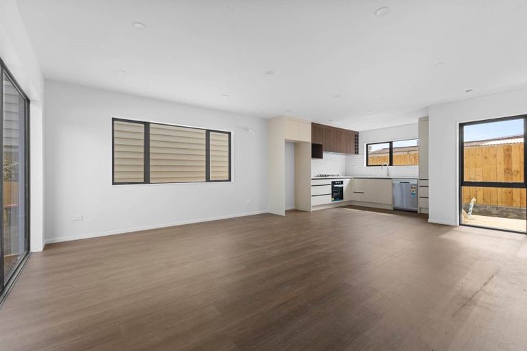 Photo of property in 31 Great South Road, Papatoetoe, Auckland, 2025