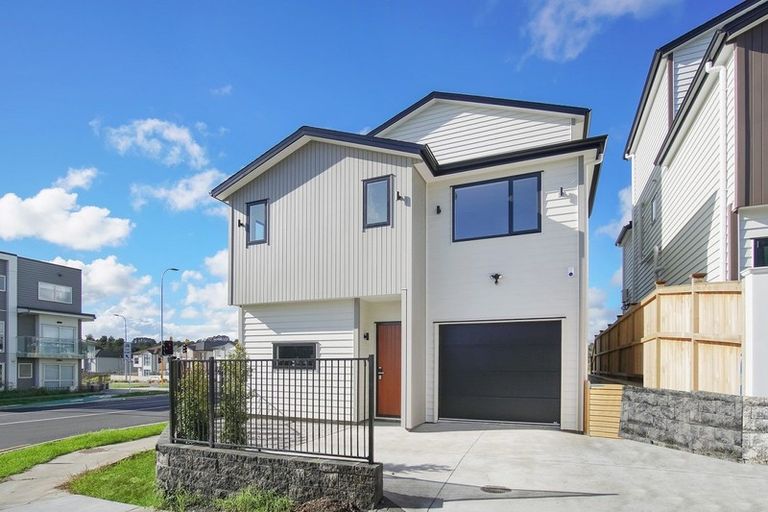 Photo of property in 2 Laquinta Place, Flat Bush, Auckland, 2019
