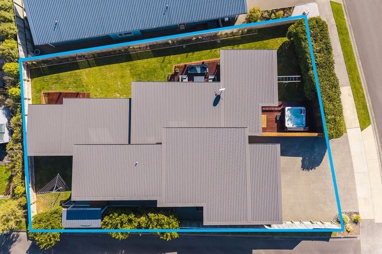 Photo of property in 48 Endeavour Drive, Whitby, Porirua, 5024