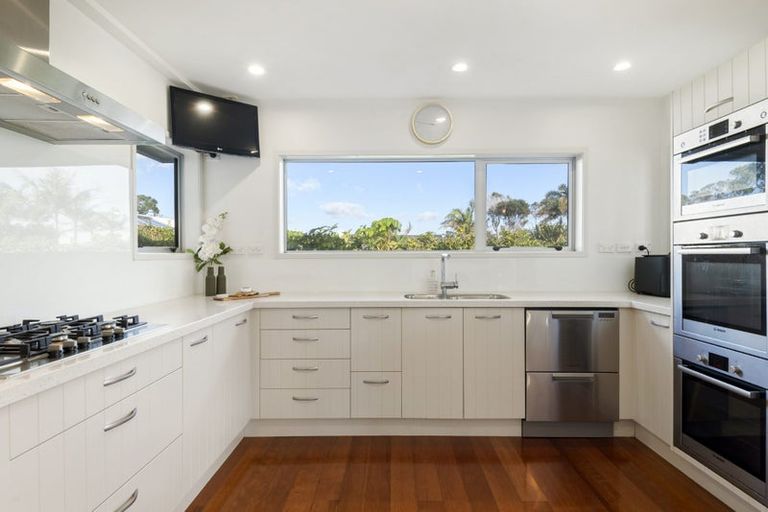 Photo of property in 27 Hemi Street, Narrow Neck, Auckland, 0622