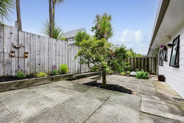Photo of property in 17 Merehai Place, Snells Beach, 0920