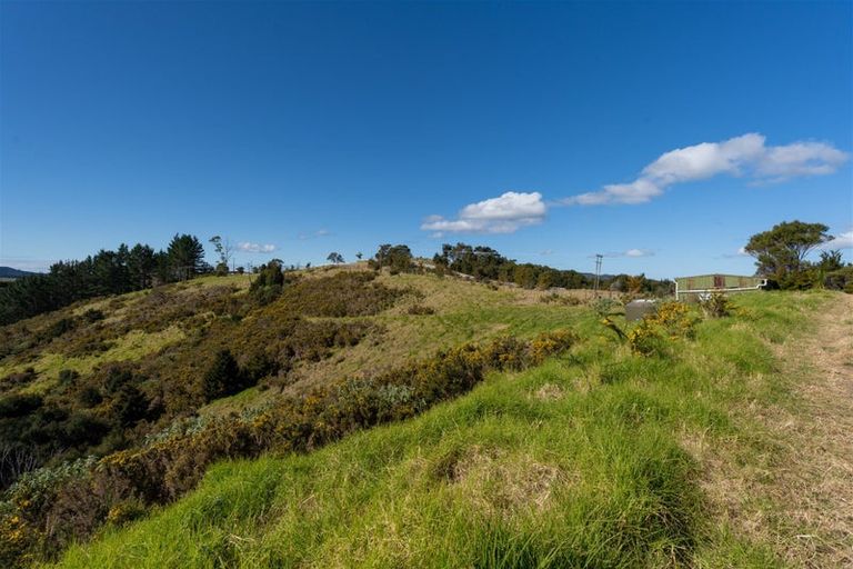 Photo of property in 93 Ranui Road, Karetu, 0283