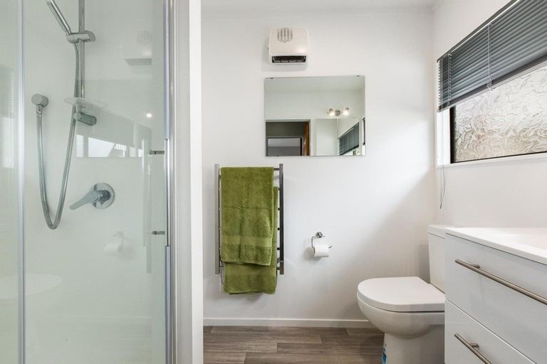 Photo of property in 11 Picketboat Lane, Whitby, Porirua, 5024