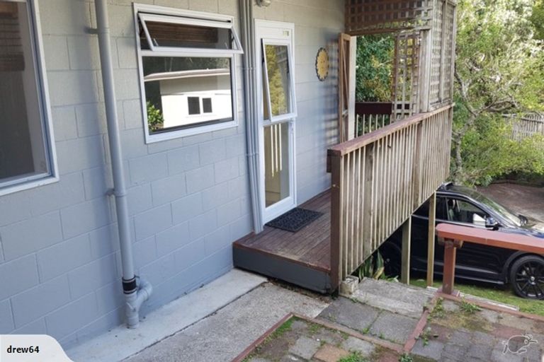 Photo of property in 2/17 Havenwood Place, Birkenhead, Auckland, 0626