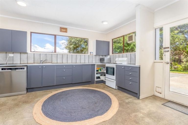 Photo of property in 1310 Old North Road, Helensville, 0875