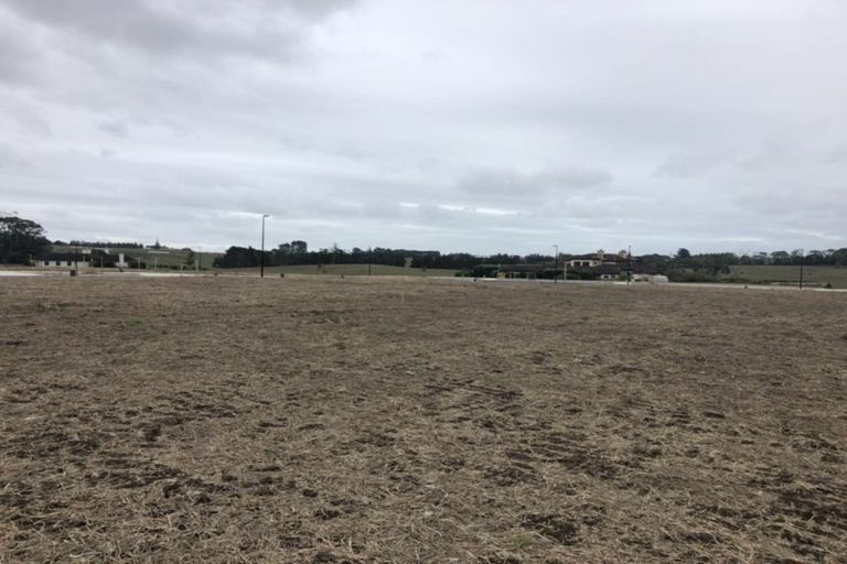 Photo of property in 35 Hayfield Way, Karaka, Papakura, 2113