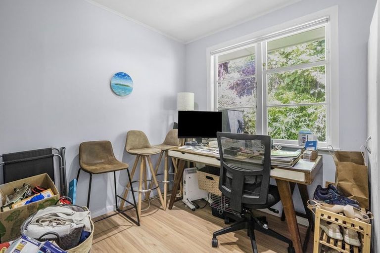 Photo of property in 113a Newlands Road, Newlands, Wellington, 6037