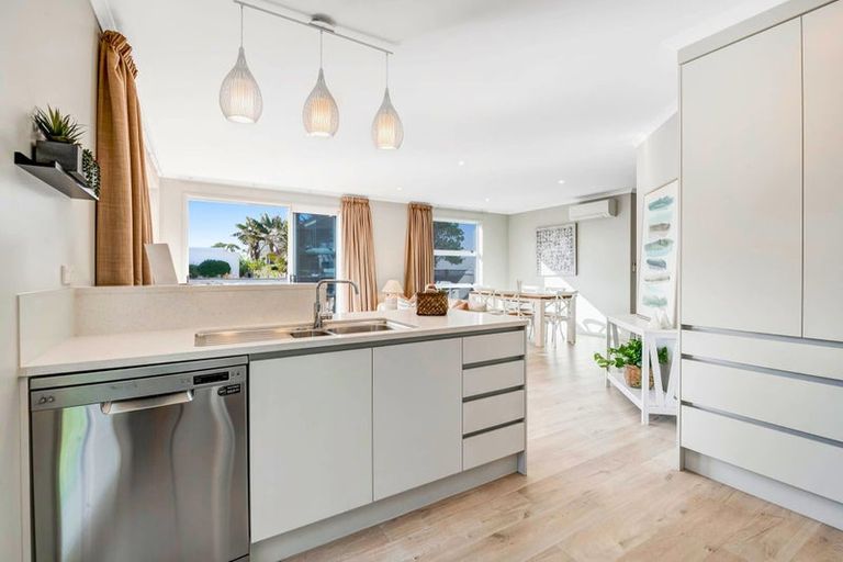 Photo of property in 63a Walton Street, Red Beach, 0932