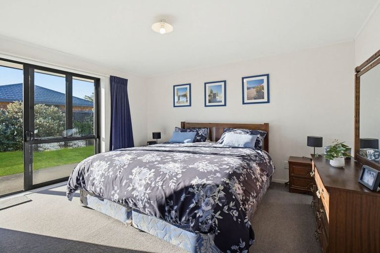 Photo of property in 47 Meridian Grove, Kelvin Grove, Palmerston North, 4414