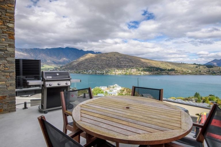 Photo of property in 10 Highlands Close, Queenstown, 9300