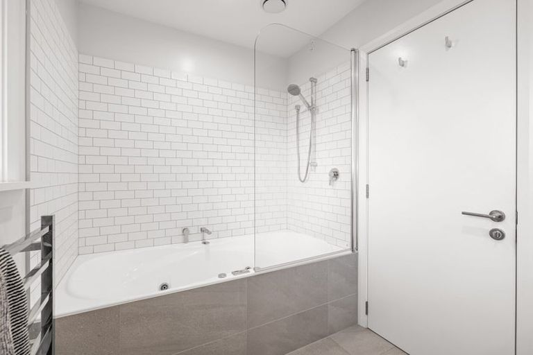 Photo of property in 174 Langdons Road, Northcote, Christchurch, 8052