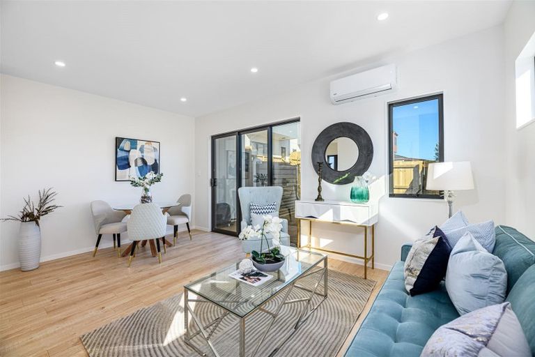 Photo of property in 2/6 Kereru Street, Henderson, Auckland, 0612