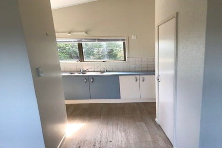 Photo of property in 38 Tree View Avenue, Glenfield, Auckland, 0629