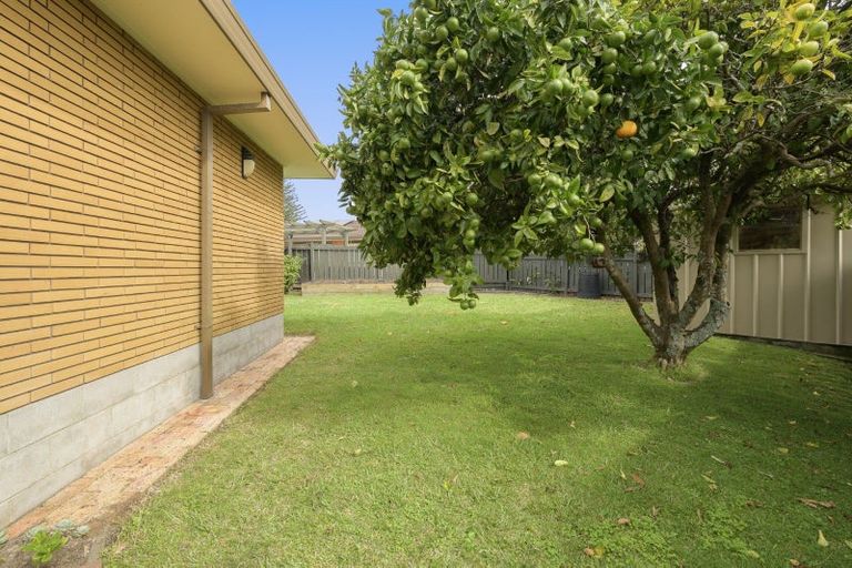 Photo of property in 35 Clivedene Street, Matua, Tauranga, 3110