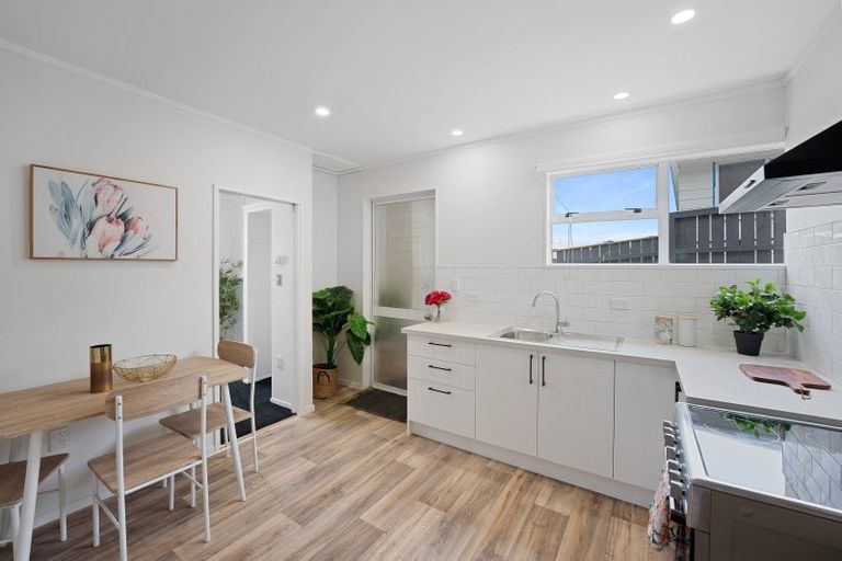 Photo of property in 6a&b Simcox Street, Otaki Beach, Otaki, 5512
