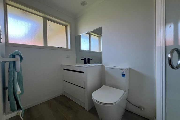 Photo of property in 38 Matija Place, Red Beach, 0932