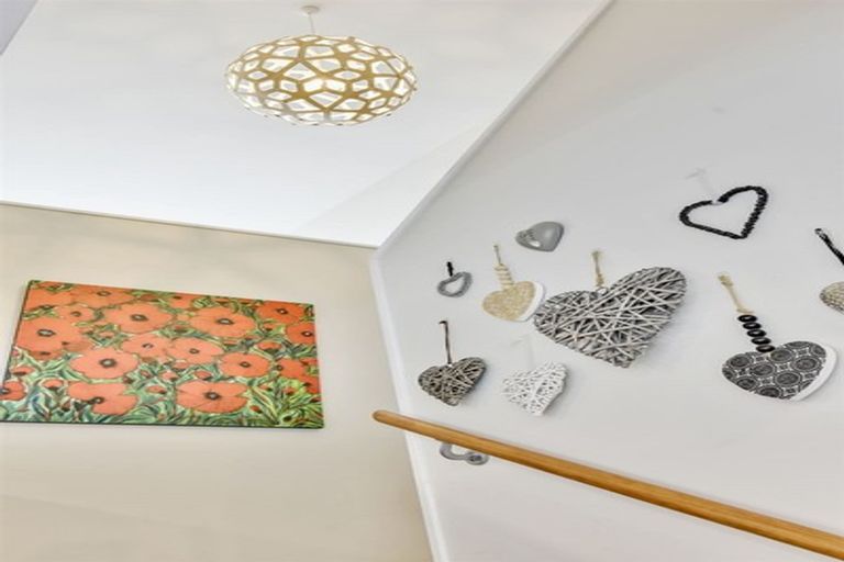 Photo of property in 24 Knoll Rise, Pukekohe, 2120