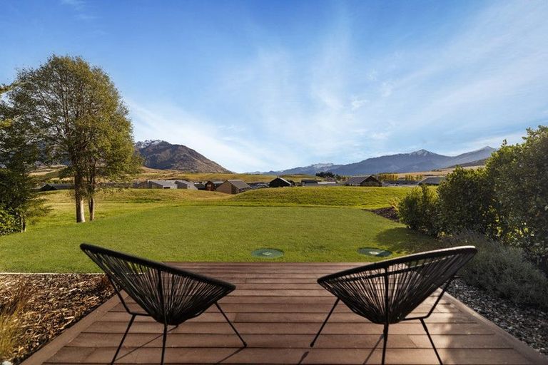 Photo of property in 12 Fife Court, Jacks Point, Queenstown, 9371