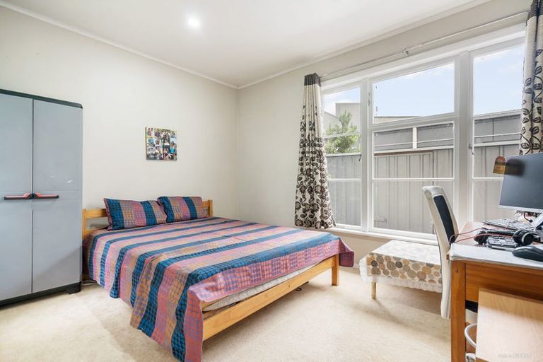 Photo of property in 4b Manuroa Road, Takanini, 2112
