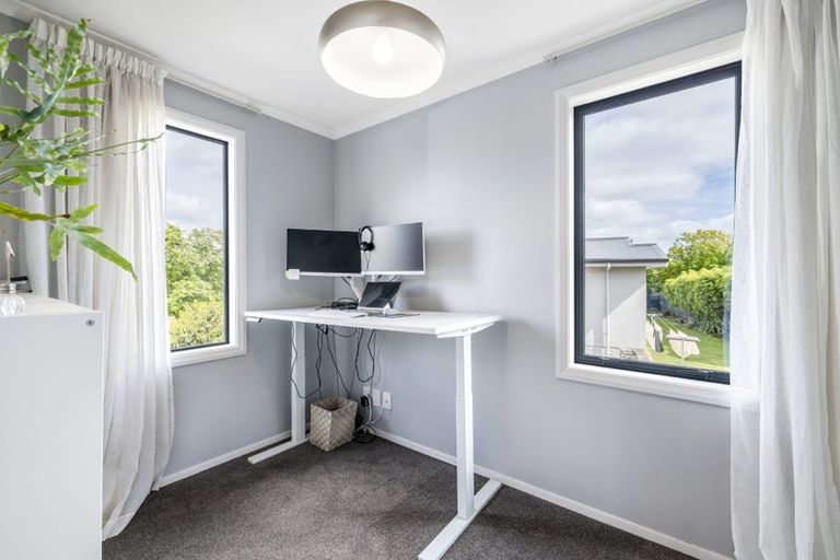 Photo of property in 16 Brackendale Place, Burnside, Christchurch, 8041