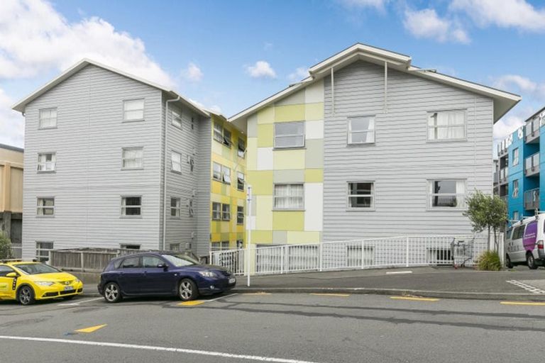 Photo of property in Drummond Street Flats, 19u1 Drummond Street, Mount Cook, Wellington, 6021