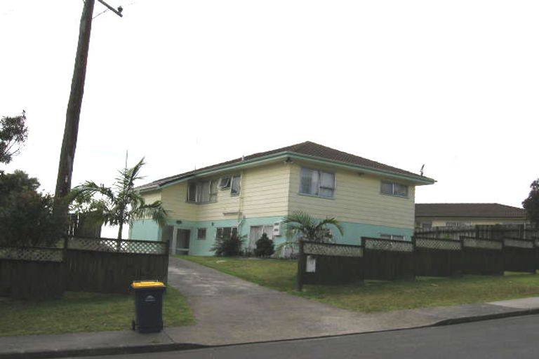 Photo of property in 12 Santiago Crescent, Unsworth Heights, Auckland, 0632