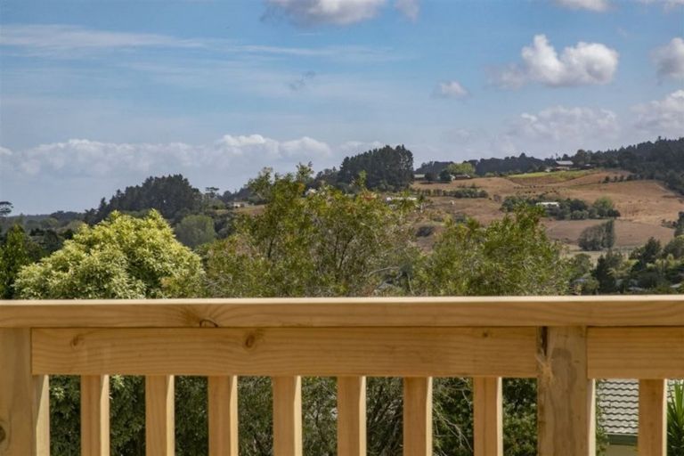 Photo of property in 13 Rauta Way, Helensville, 0800