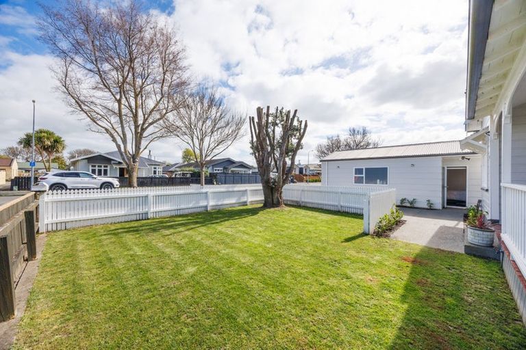 Photo of property in 15 Colombo Street, Hokowhitu, Palmerston North, 4410