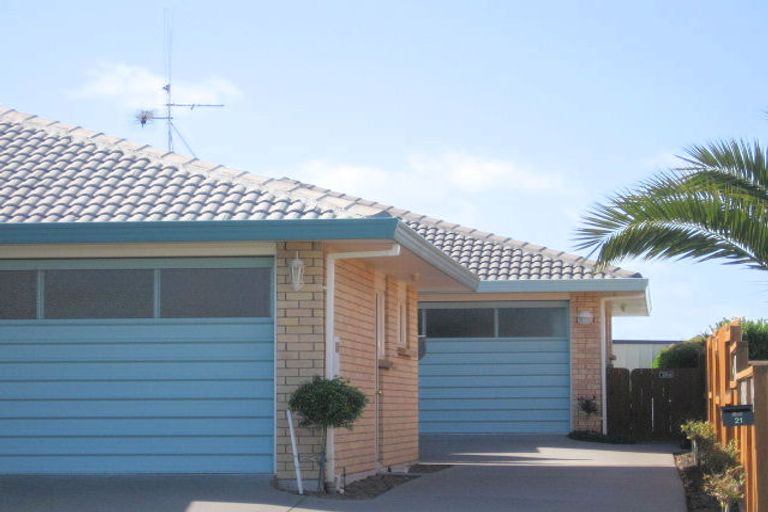 Photo of property in 21 Sandhurst Drive, Papamoa Beach, Papamoa, 3118