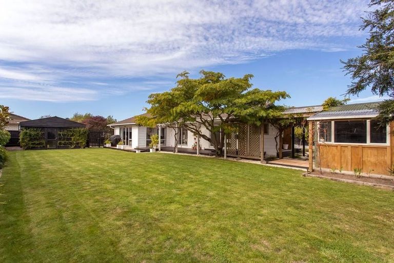 Photo of property in 9b Lydbury Place, Parklands, Christchurch, 8083