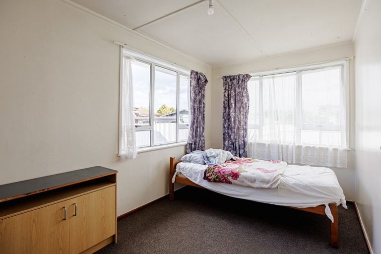 Photo of property in 1033 Hood Street, Mayfair, Hastings, 4122