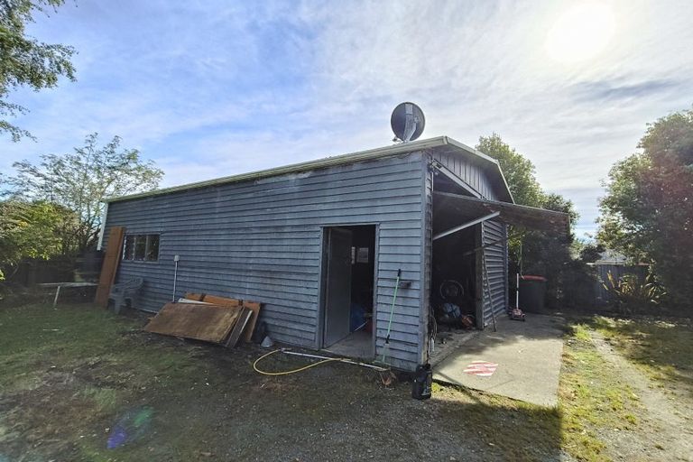 Photo of property in 16 Moore Street, Milton, 9220