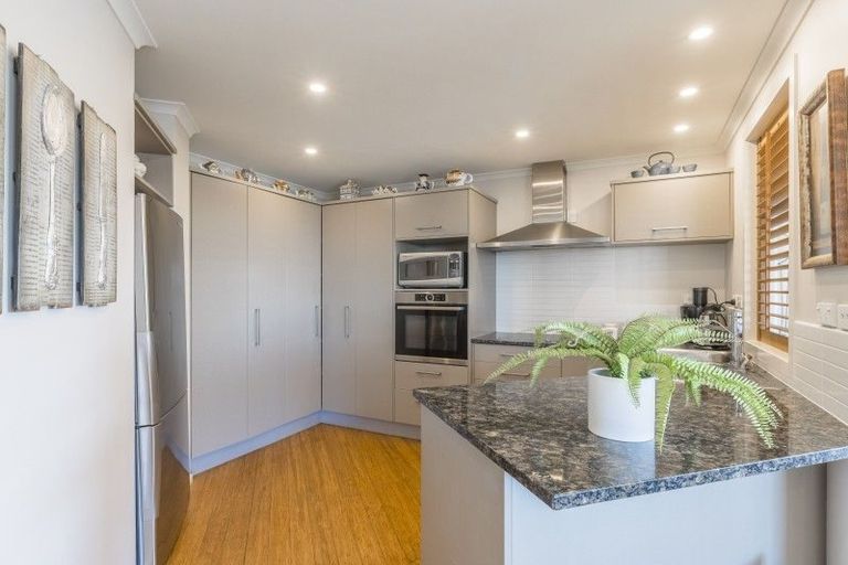 Photo of property in 4-u31 Seaview Road, Paraparaumu Beach, Paraparaumu, 5032