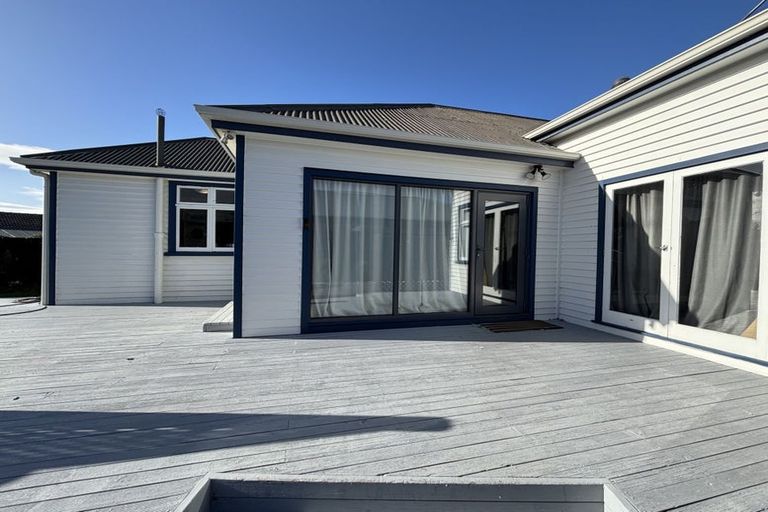 Photo of property in 290 Lake Terrace Road, Shirley, Christchurch, 8061