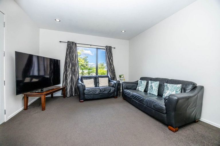 Photo of property in 15 Te Ironui Place, Huntington, Hamilton, 3210