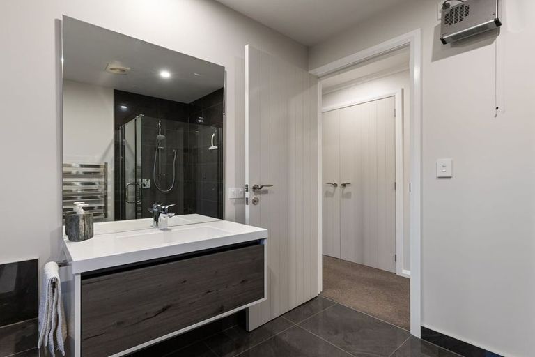 Photo of property in 3 Silicon Way, Fitzherbert, Palmerston North, 4410