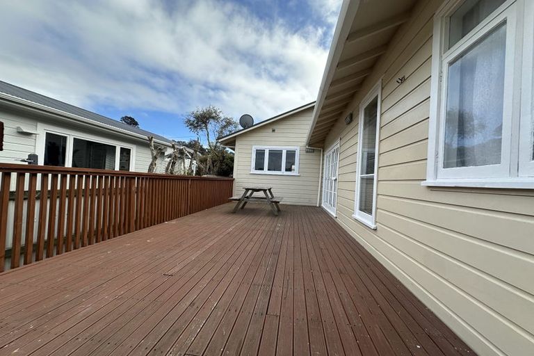 Photo of property in 11 Toru Street, Lyall Bay, Wellington, 6022