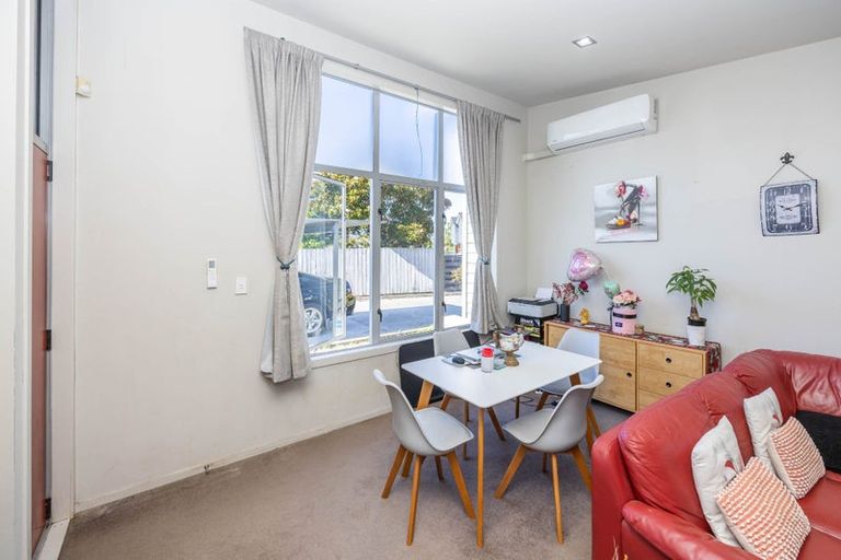 Photo of property in 37d Jones Crescent, Melville, Hamilton, 3206