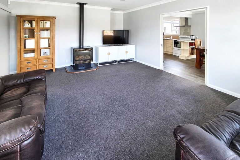 Photo of property in 77 Fraser Crescent, Elderslea, Upper Hutt, 5018
