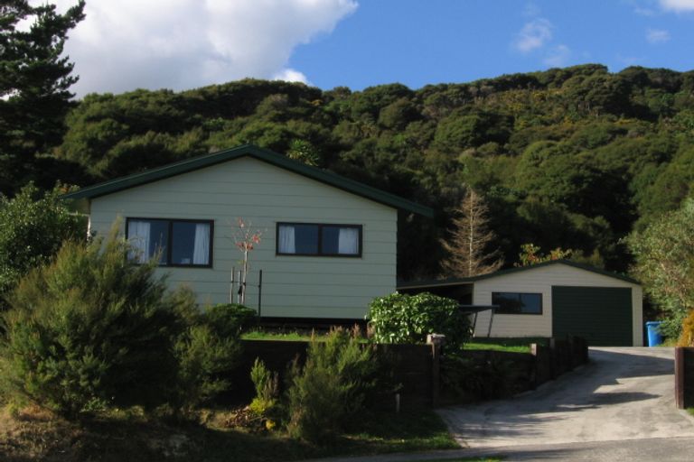 Photo of property in 17 Matariki Grove, Wainuiomata, Lower Hutt, 5014