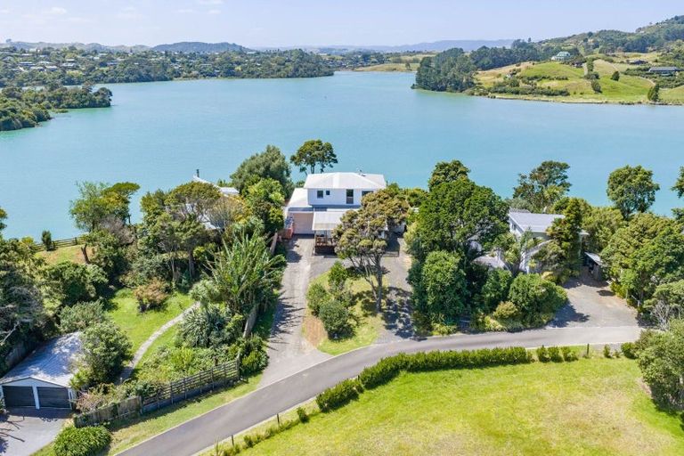 Photo of property in 6 Mara Kai Lane, Raglan, 3225